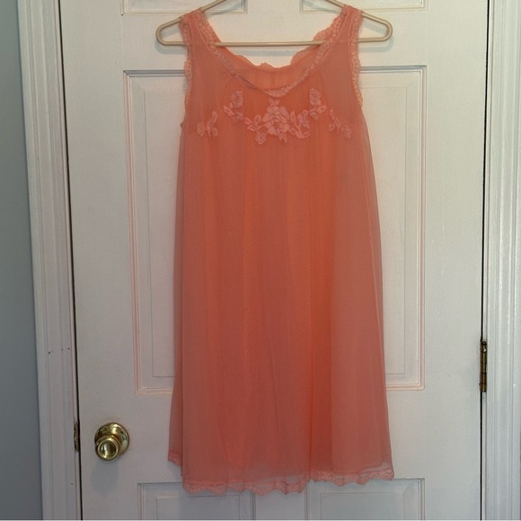 Vintage Coral nightgown twinset peignoir by Gossard.EUC. - Picture 4 of 10